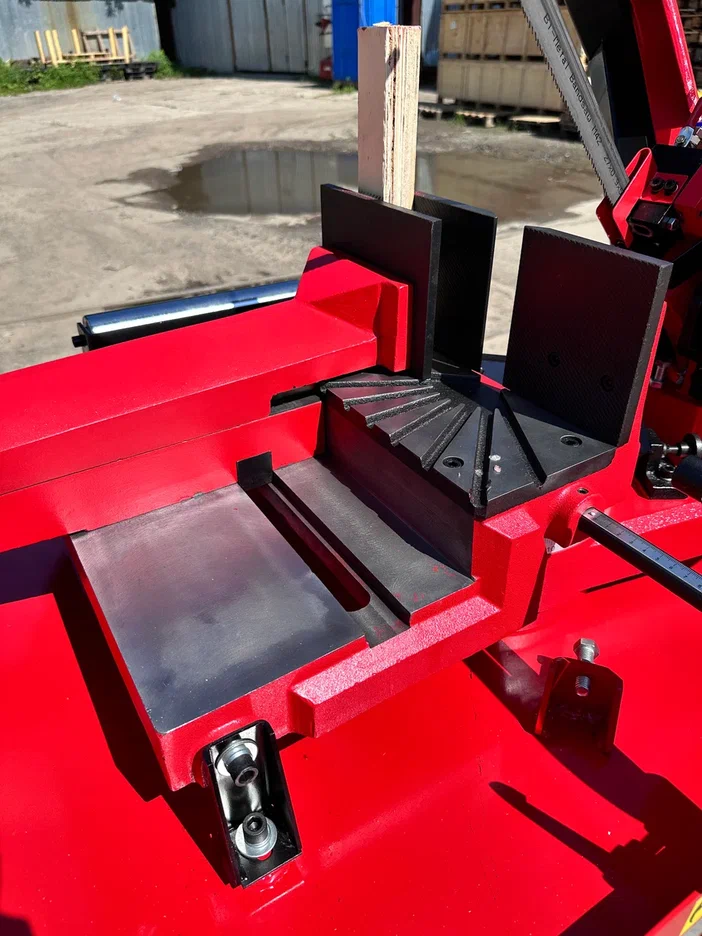 Ленточнопильный станок MetMachine LSZ1525, поворотная рама