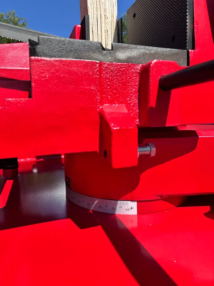 Ручной ленточнопильный станок с поворотной рамой MetMachine LSZ2227