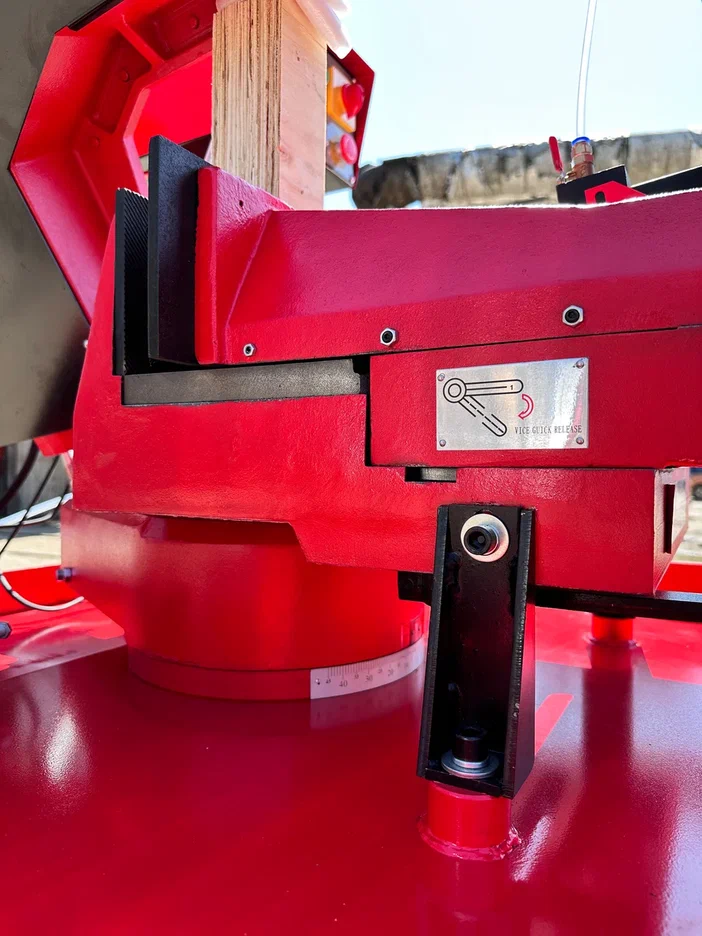 Ручной ленточнопильный станок с поворотной рамой MetMachine LSZ2227