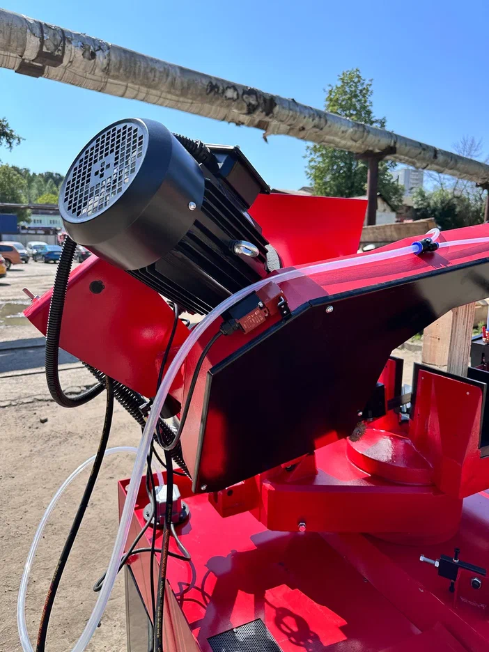 Ручной ленточнопильный станок с поворотной рамой MetMachine LSZ2227
