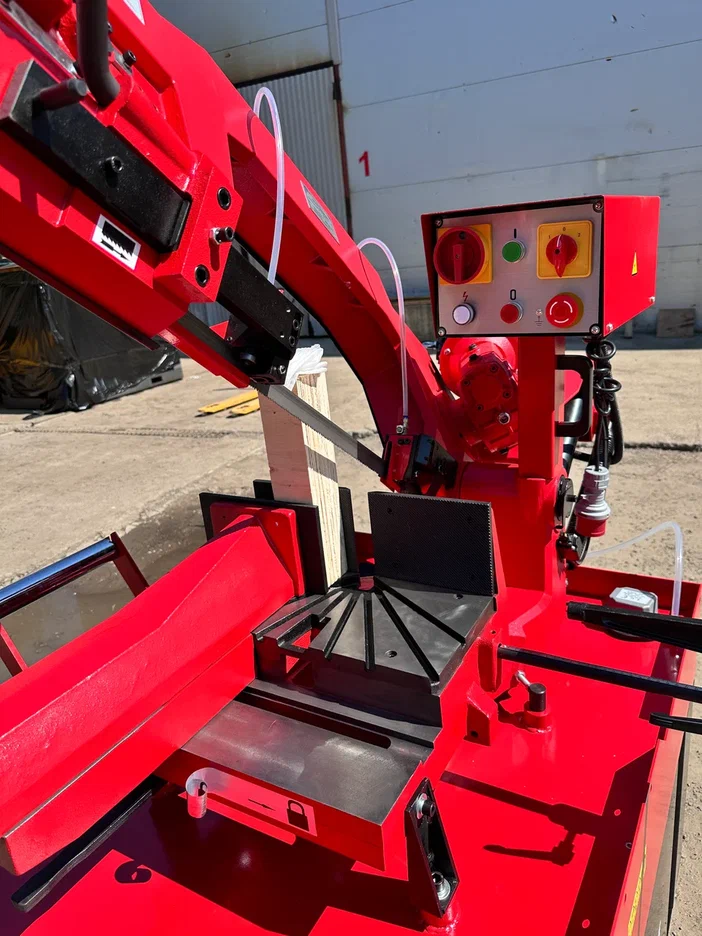 Ручной ленточнопильный станок с поворотной рамой MetMachine LSZ2227