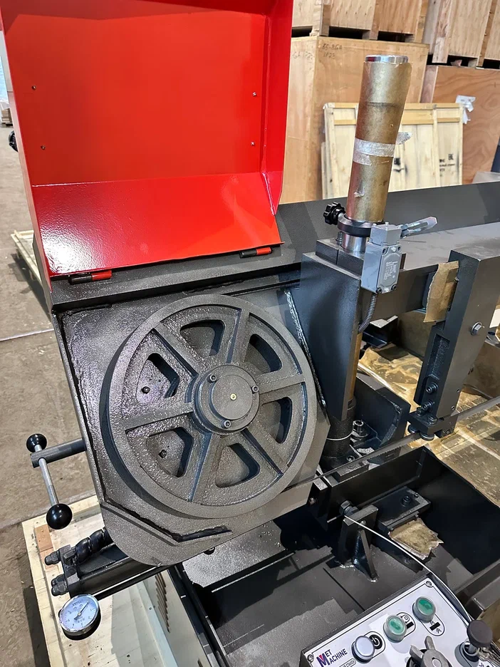 MetMachine LSZ2226 ленточнопильный станок с поворотной рамой
