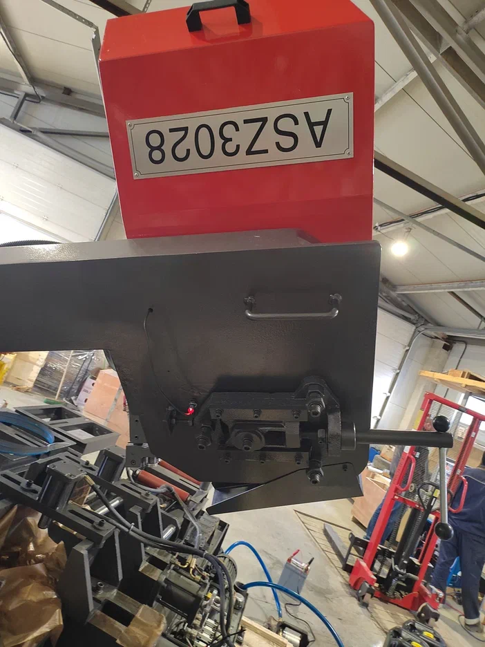 Автоматический ленточнопильный станок MetMachine ASZ3028