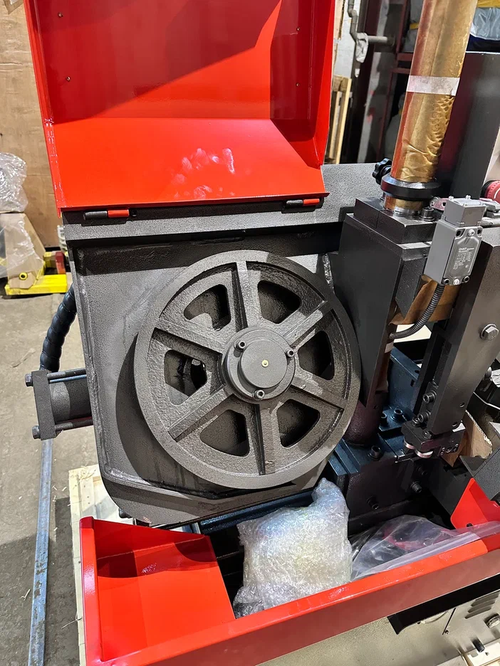 MetMachine LS2226 полуавтоматический ленточнопильный станок 