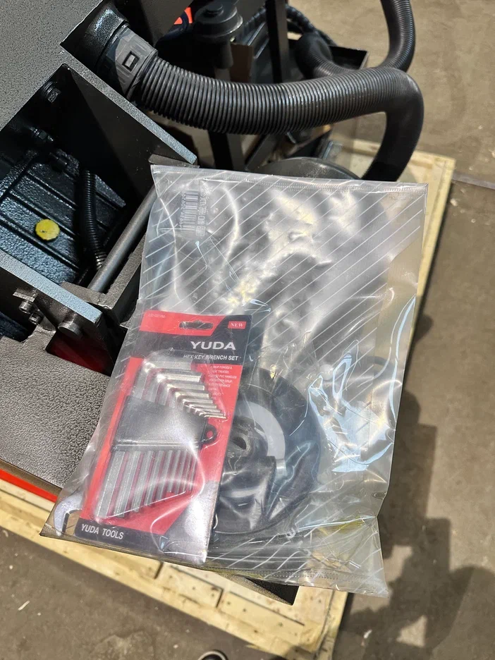 MetMachine LS2226 полуавтоматический ленточнопильный станок 