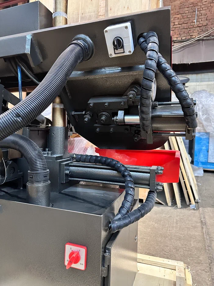 MetMachine LS2226 полуавтоматический ленточнопильный станок 