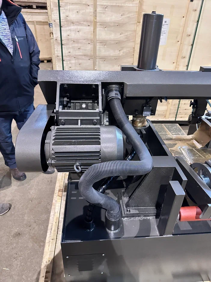 MetMachine LS2226 полуавтоматический ленточнопильный станок 