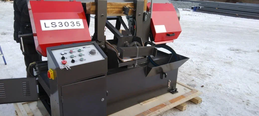 Полуавтоматический ленточнопильный станок MetMachine LS3035