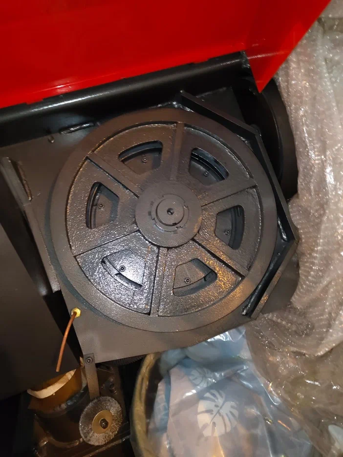 Полуавтоматический ленточнопильный станок MetMachine LS3035
