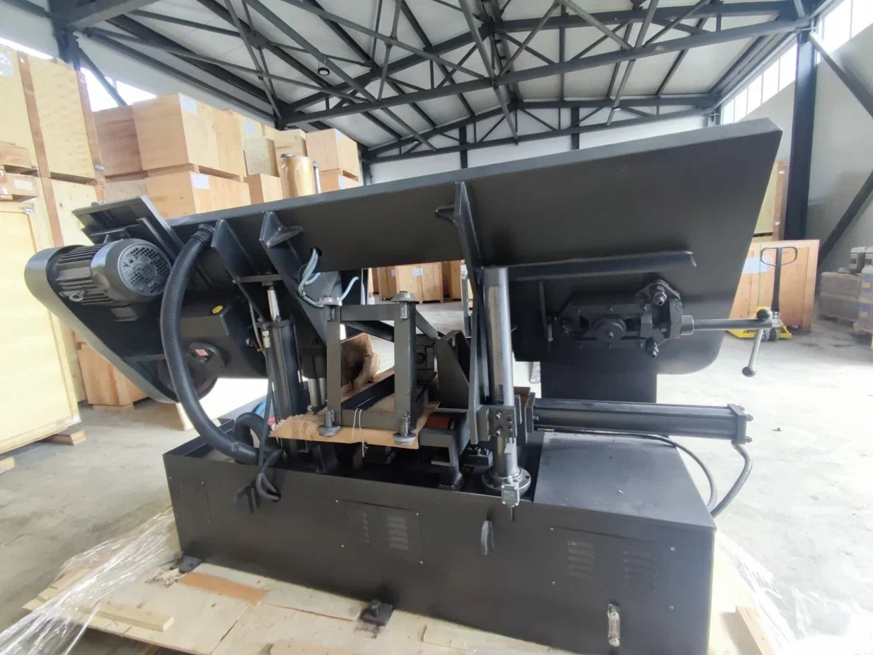 Полуавтоматический ленточнопильный станок MetMachine LS4040