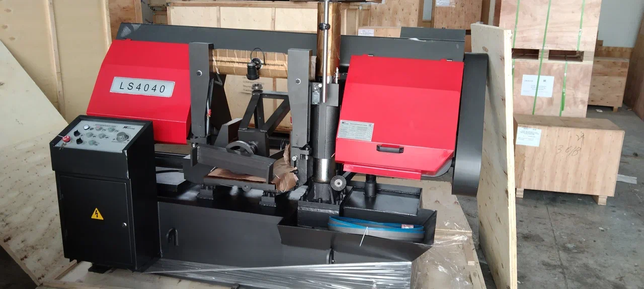 Полуавтоматический ленточнопильный станок MetMachine LS4040