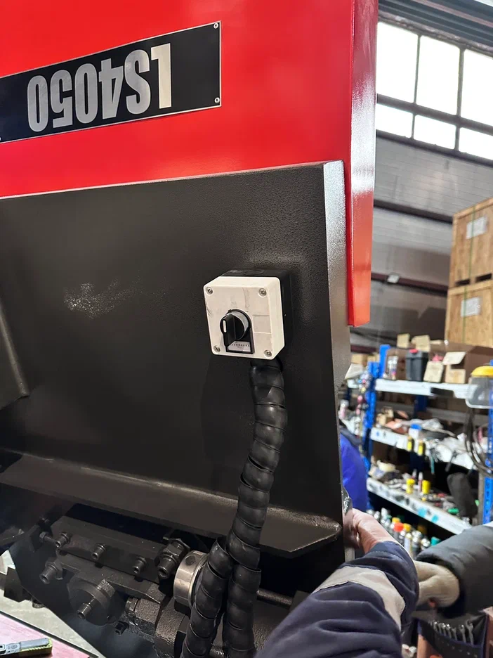 Ленточнопильный станок LS4050 MetMachine полуавтомат