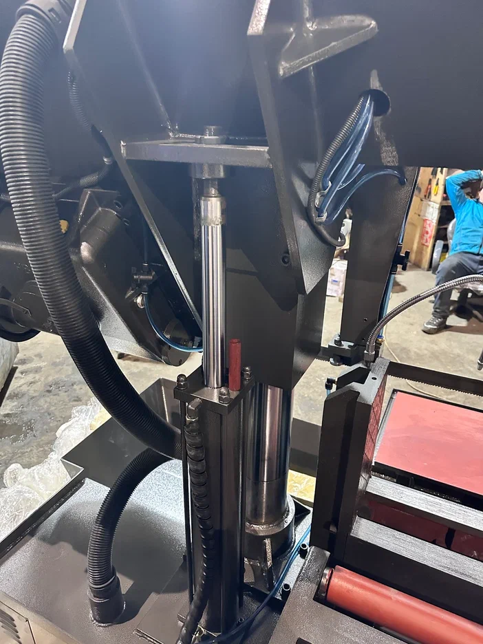 Ленточнопильный станок LS4050 MetMachine полуавтомат