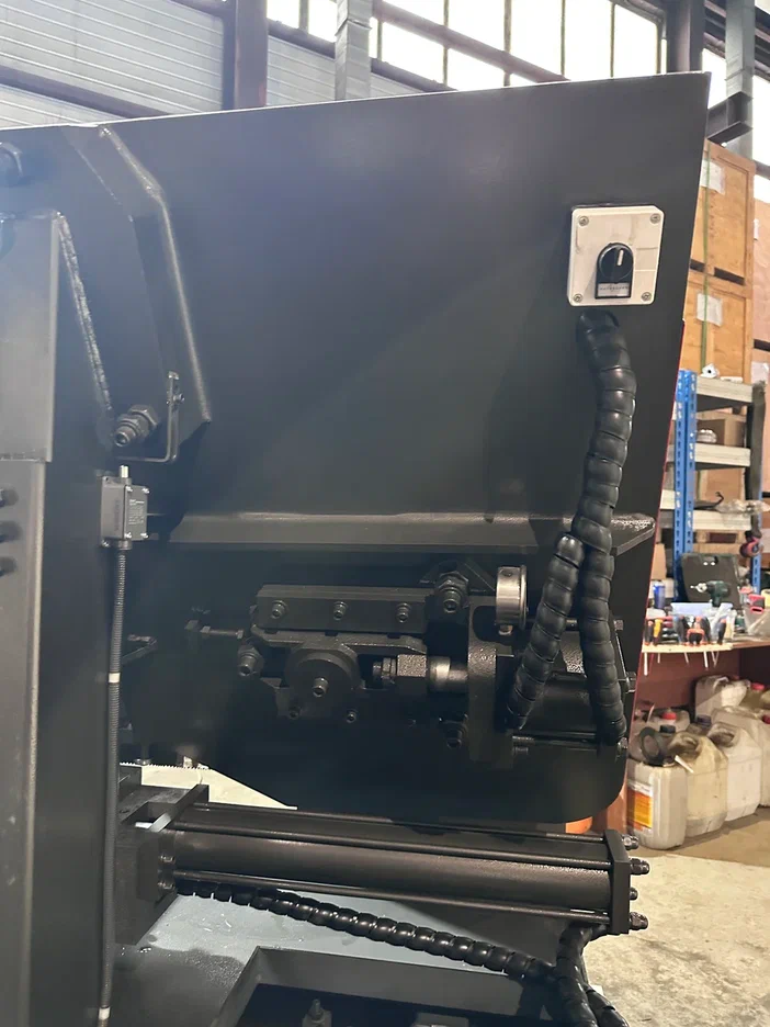 Ленточнопильный станок LS4050 MetMachine полуавтомат