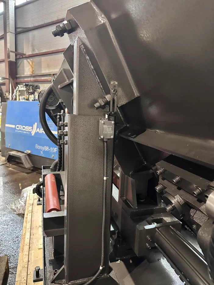 Ленточнопильный станок LS4050 MetMachine полуавтомат