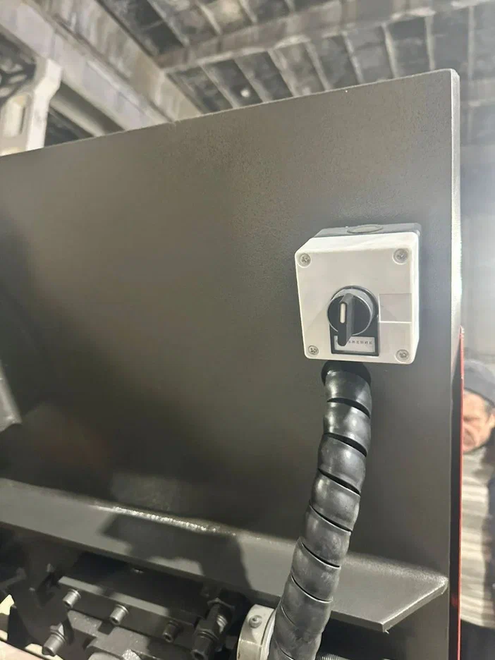 Ленточнопильный станок LS4050 MetMachine полуавтомат