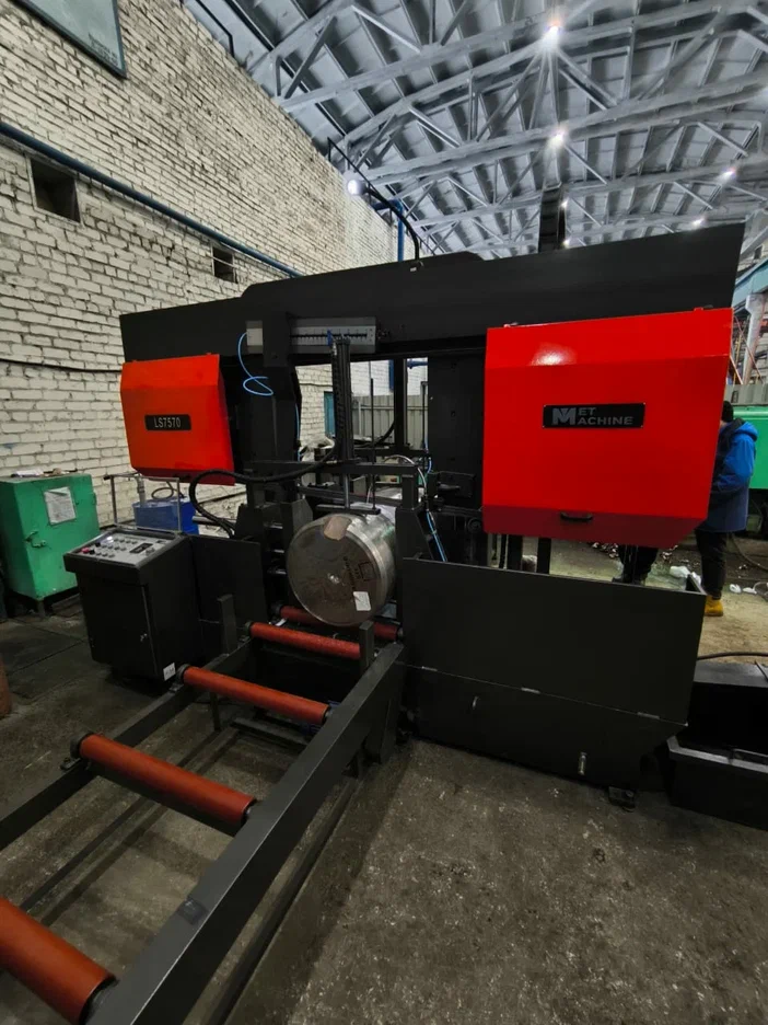 Полуавтоматический ленточнопильный станок MetMachine LS7570
