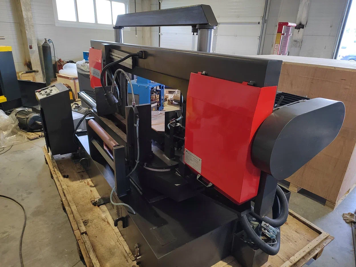 Полуавтоматический ленточнопильный станок с поворотной рамой MetMachine LSZ4040