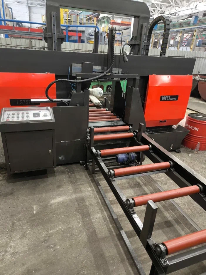 Полуавтоматический ленточнопильный станок с поворотной рамой MetMachine LSZ4040