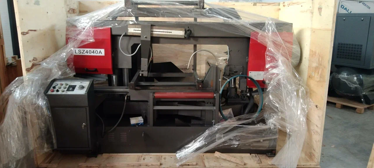 Полуавтоматический ленточнопильный станок с поворотной рамой MetMachine LSZ4040