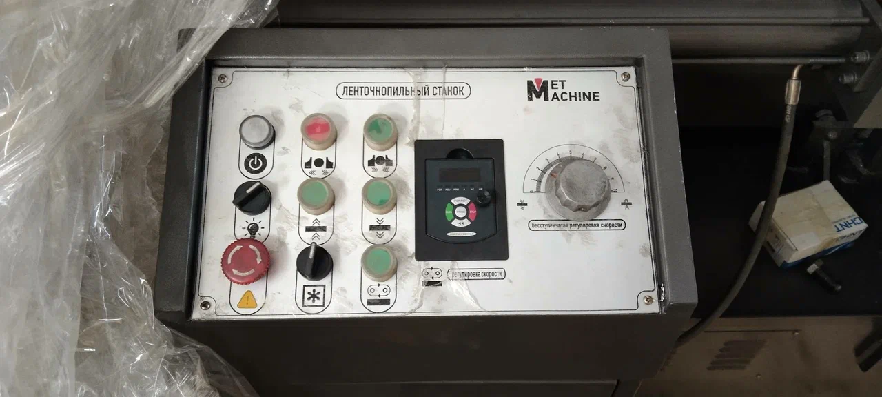 Полуавтоматический ленточнопильный станок с поворотной рамой MetMachine LSZ4040