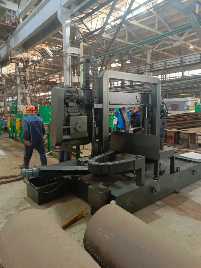 Полуавтоматический ленточнопильный станок с поворотной рамой MetMachine LSZ5550