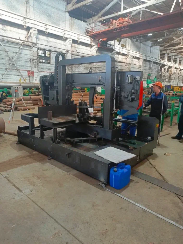 Полуавтоматический ленточнопильный станок с поворотной рамой MetMachine LSZ5550