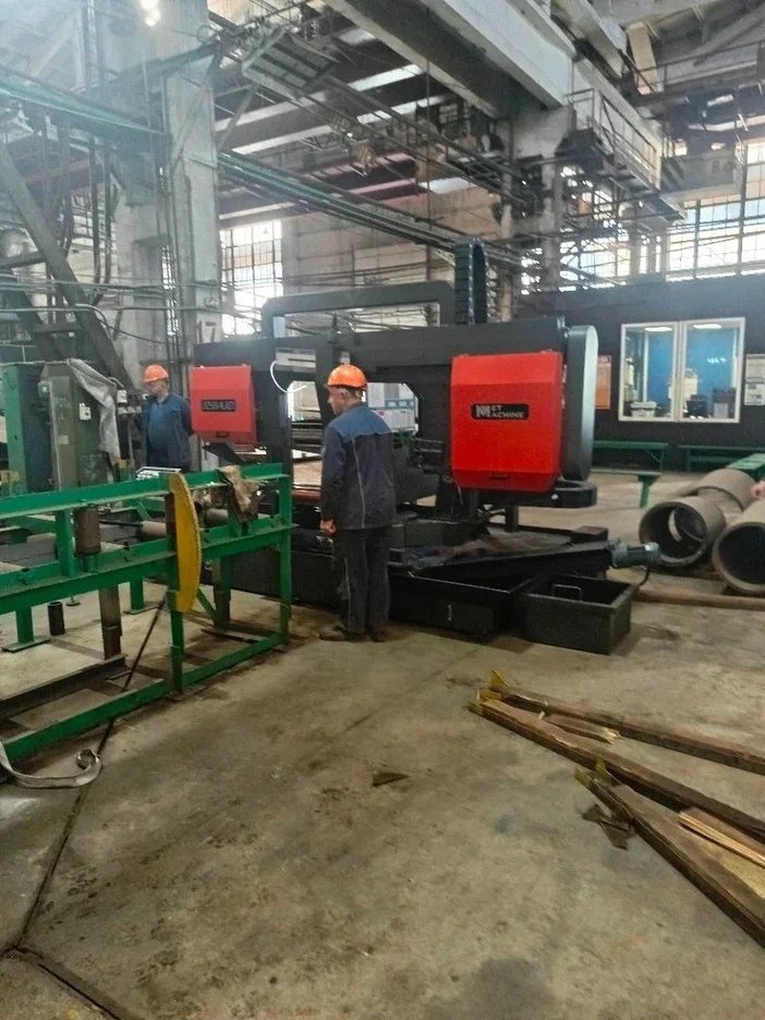 Полуавтоматический ленточнопильный станок с поворотной рамой MetMachine LSZ5550