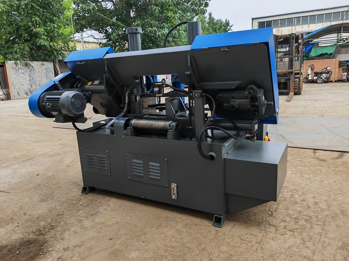 MetalTec BS 300 CH ленточнопильный станок под 90°