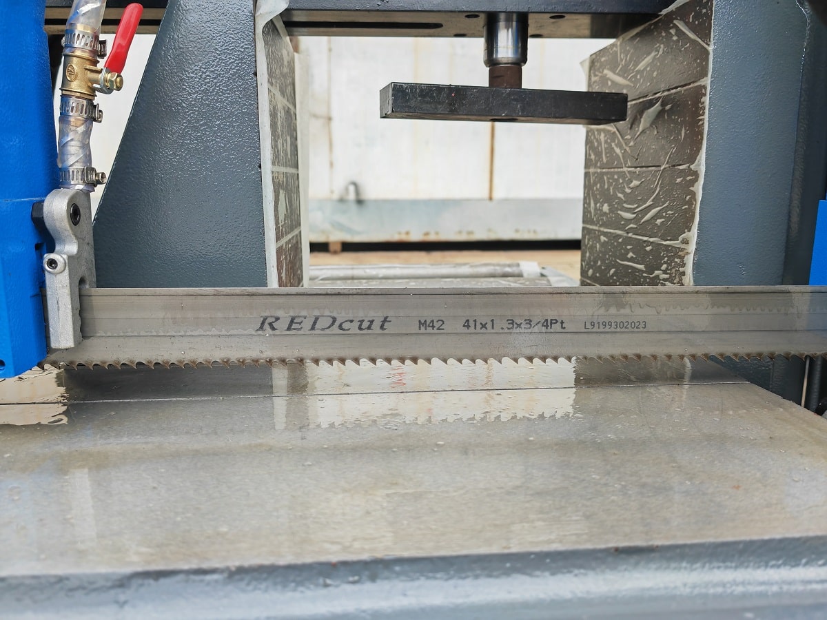 MetalTec BS 400 CH ленточнопильный станок резка под 90°