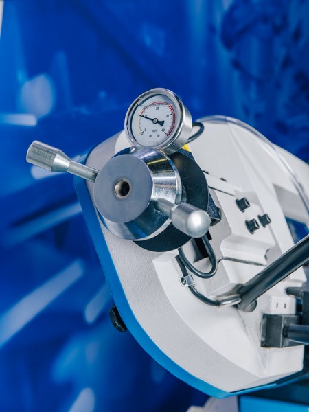 MetalTec BS 250 FHE ручной ленточнопильный станок по металлу