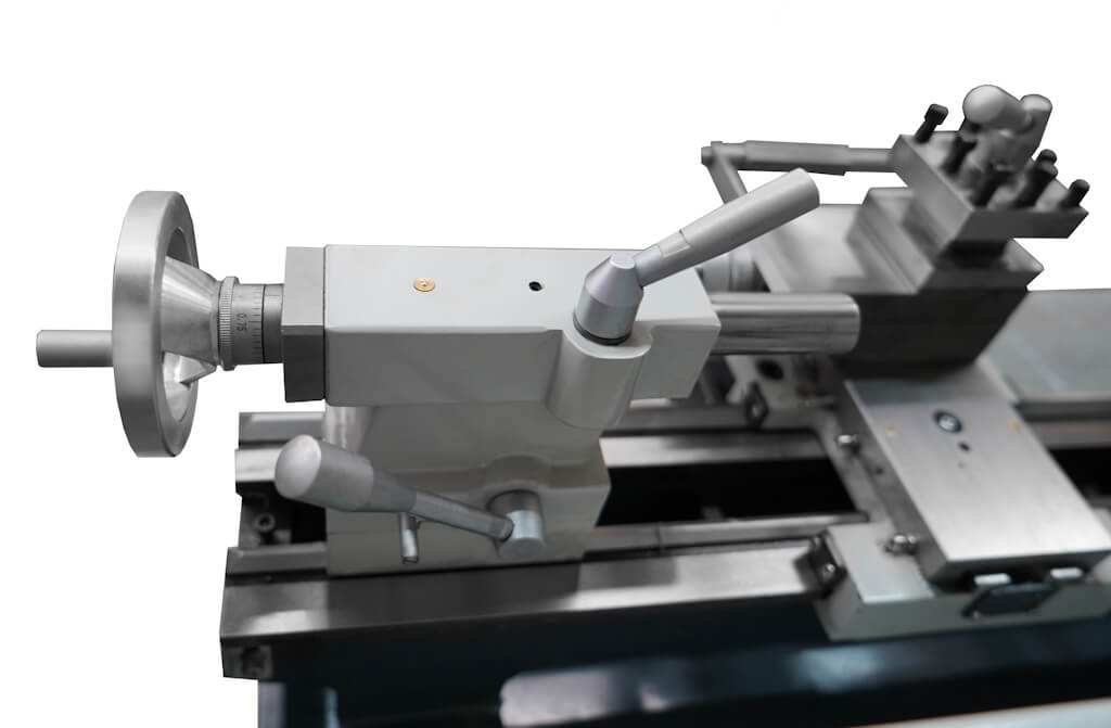 Настольный токарно-винторезный станок Metal Master MML 2140VE с проходным отверстием шпинделя 38мм
