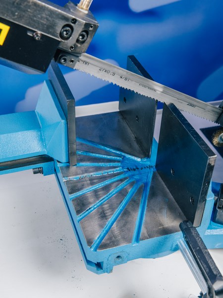 MetalTec BS 250 FHE ручной ленточнопильный станок по металлу