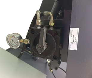 Ленточнопильный двухколонный станок Metal Master MGH-600E