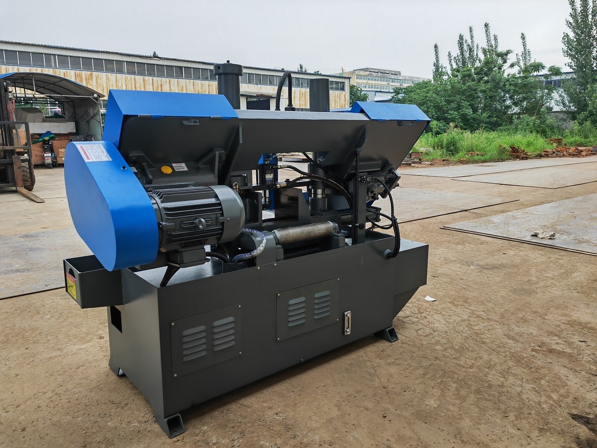 MetalTec BS 300 CH ленточнопильный станок под 90°