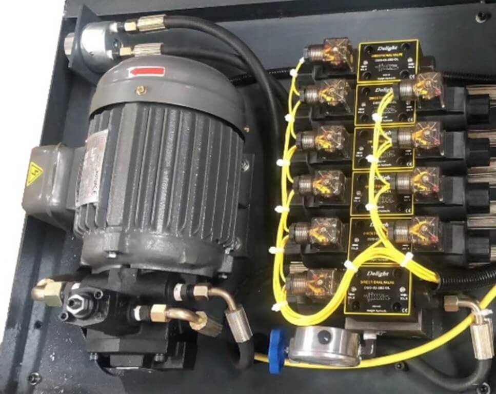 Автоматический ленточнопильный двухколонный станок METAL MASTER MSK-350