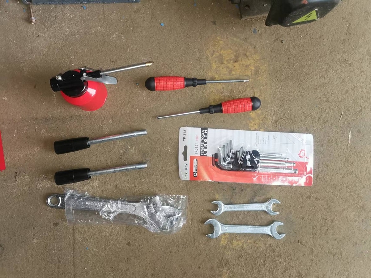 MetalTec BS 300 CH ленточнопильный станок под 90°