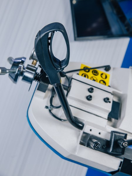 MetalTec BS 250 FHE ручной ленточнопильный станок по металлу