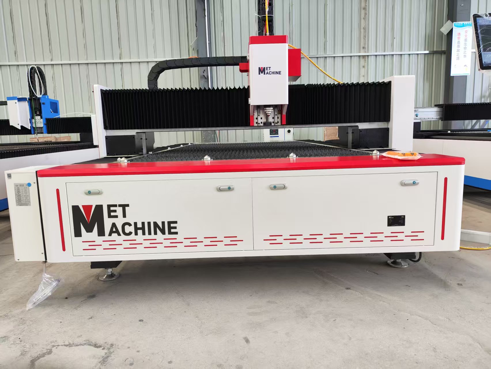 Оптоволоконный лазер MetMachine LCM-3015N AIO 1500W