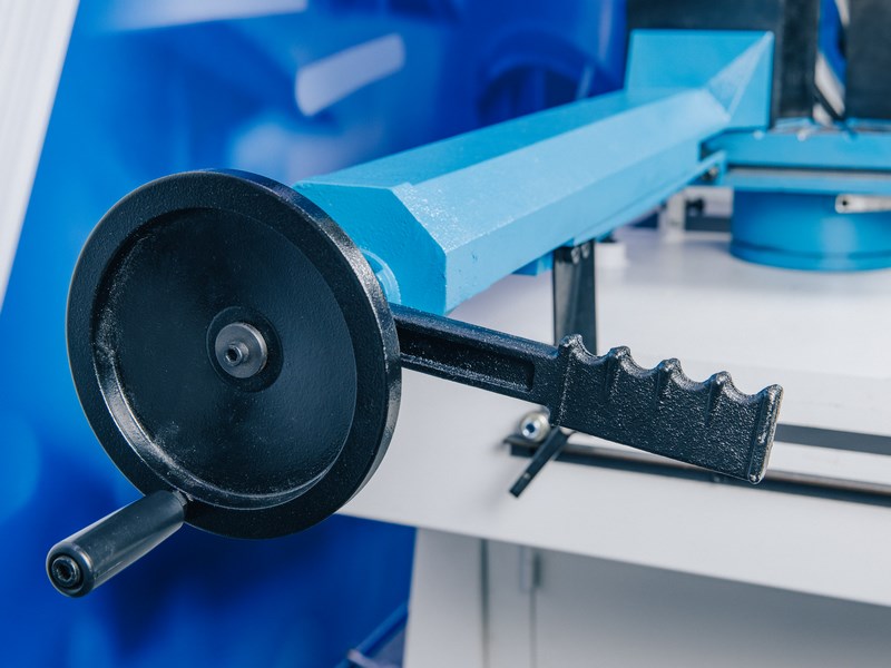 MetalTec BS 250 FHE ручной ленточнопильный станок по металлу