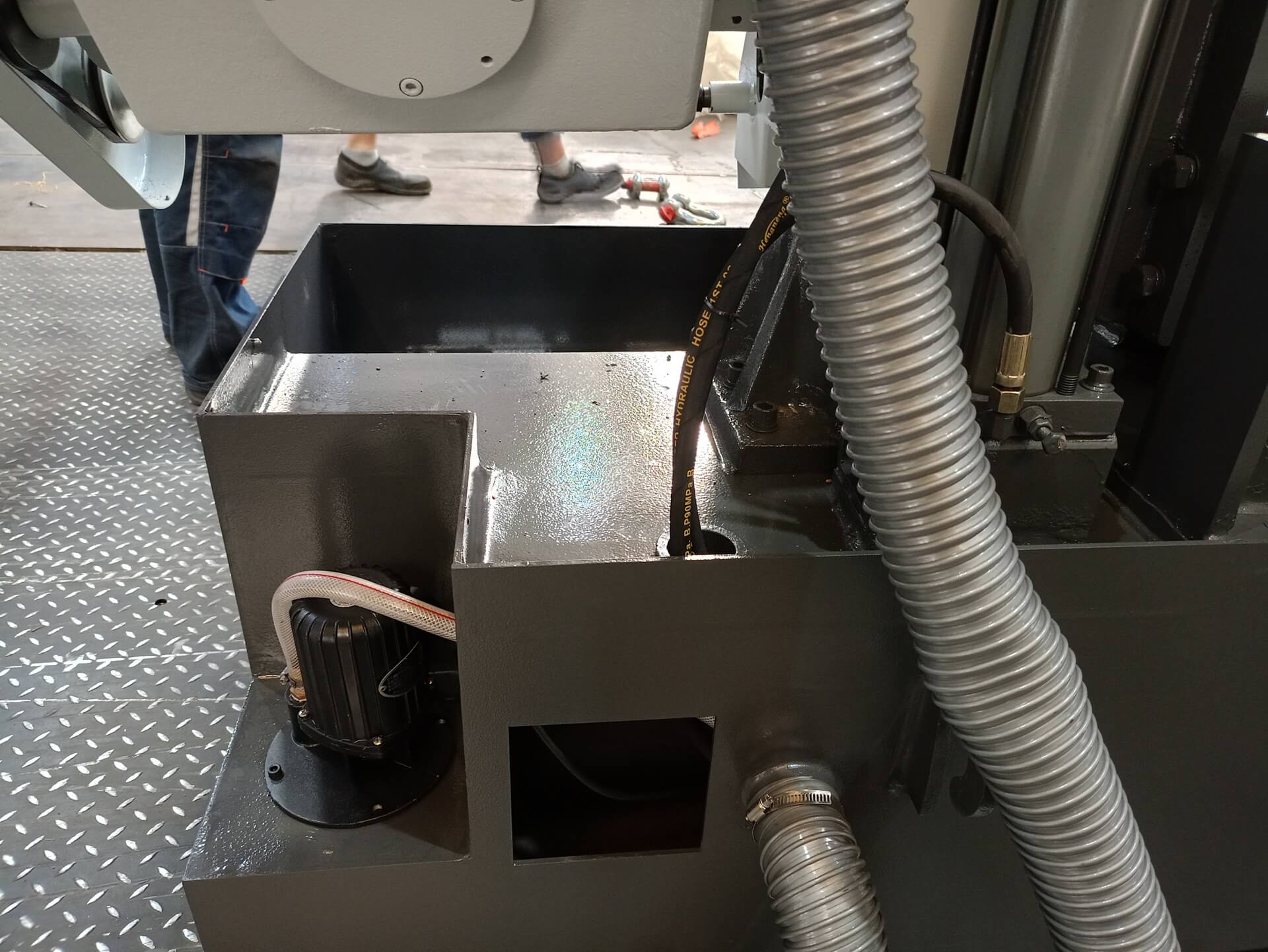 MetalTec MBS 430 CА автоматический колонный ленточнопильный станок