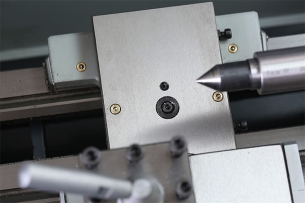 Токарно-винторезный станок Metal Master MML 2140V с проходным отверстием шпинделя 38мм