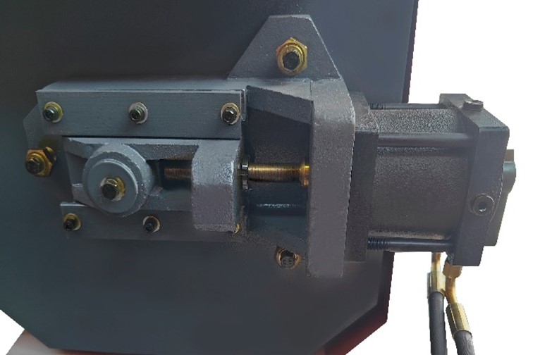 Ленточнопильный двухколонный станок Metal Master MGH-600E