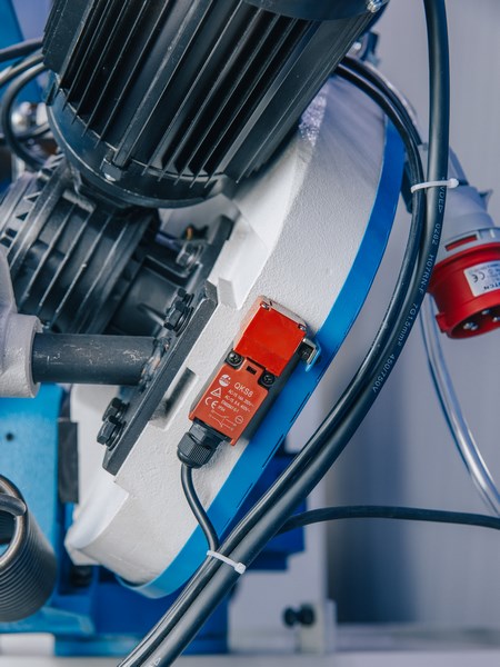 MetalTec BS 250 FHE ручной ленточнопильный станок по металлу