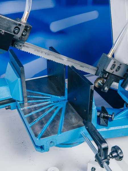 MetalTec BS 250 FHE ручной ленточнопильный станок по металлу