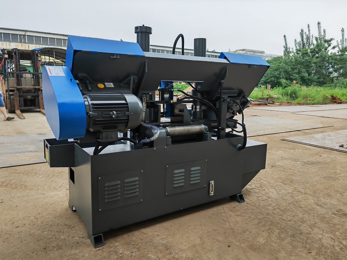MetalTec BS 300 CH ленточнопильный станок под 90°