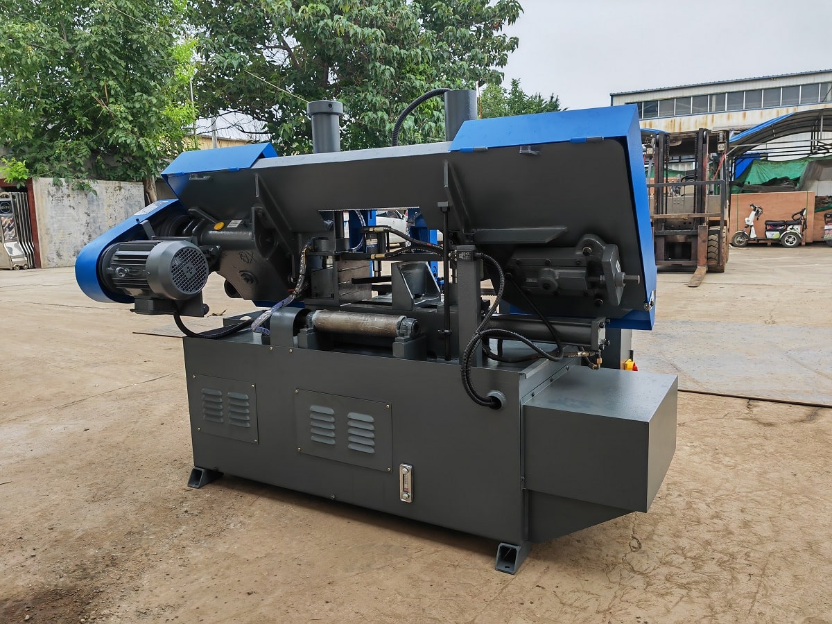 MetalTec BS 300 CH ленточнопильный станок под 90°