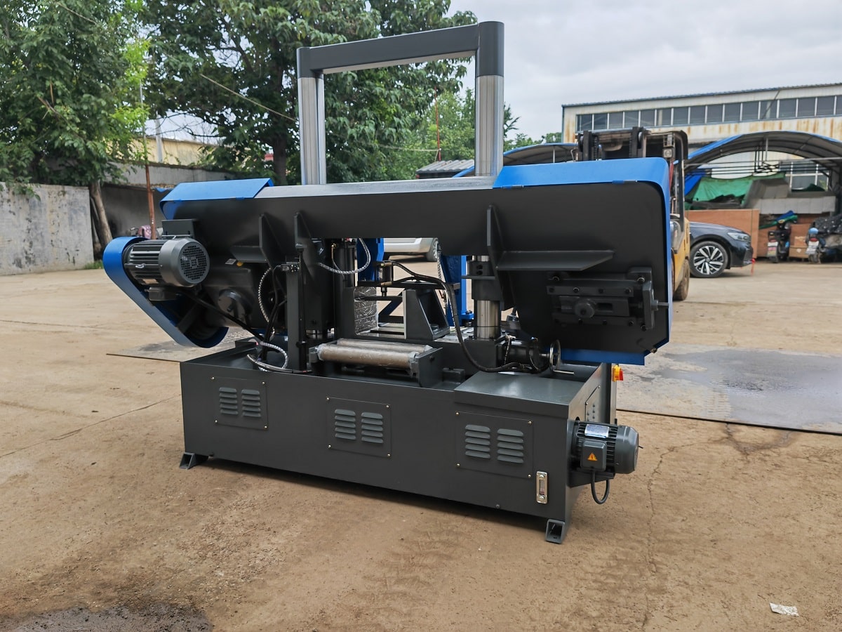 MetalTec BS 400 CH ленточнопильный станок резка под 90°