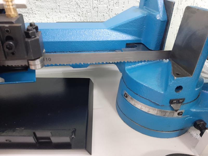 MetalTec BS 170 FHE (380 V) ручной ленточнопильный станок