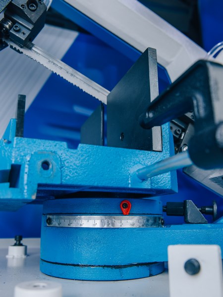MetalTec BS 250 FHE ручной ленточнопильный станок по металлу